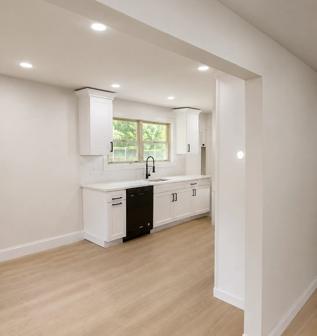 3 bed, 1056 sqft, $3,200 — Photo 4