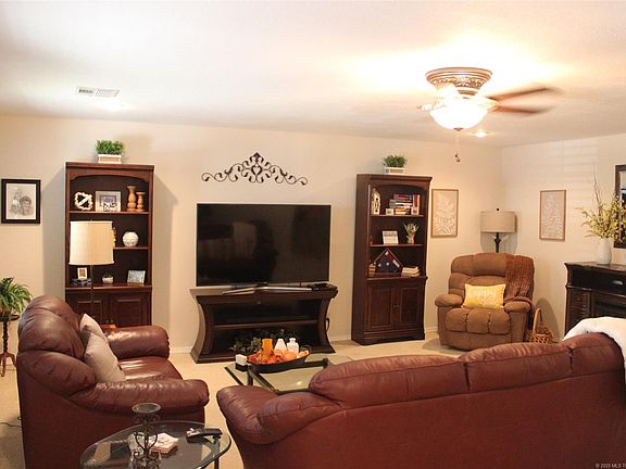 4th image of 33205 E 698th Dr