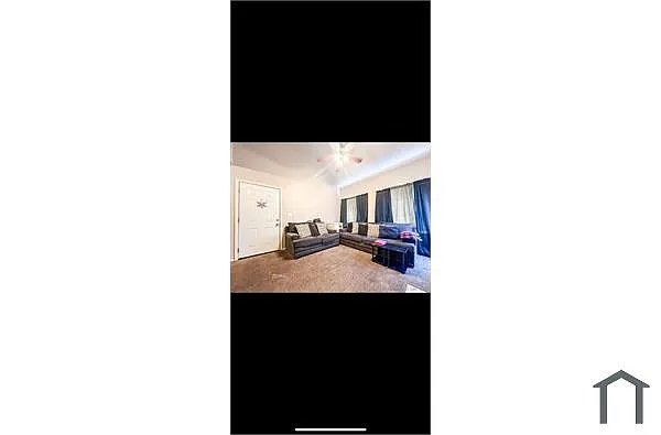 Building Photo - 6639 S Victor Ave #208