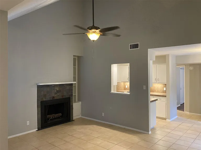 8004 Dowling Cv #B — Photo 2