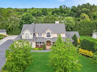 37 Lawrence Dr, Nesconset, NY 11767