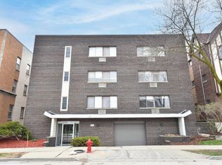 4434 N Oakland Ave APT 202, Shorewood, WI 53211
