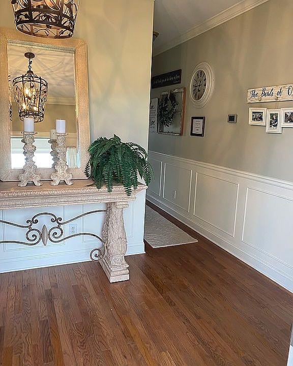 Foyer- 14x10
