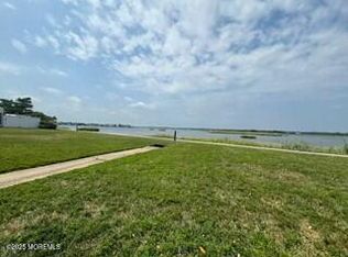 100 Seaview Ave #5-1A, Monmouth Beach, NJ 07750