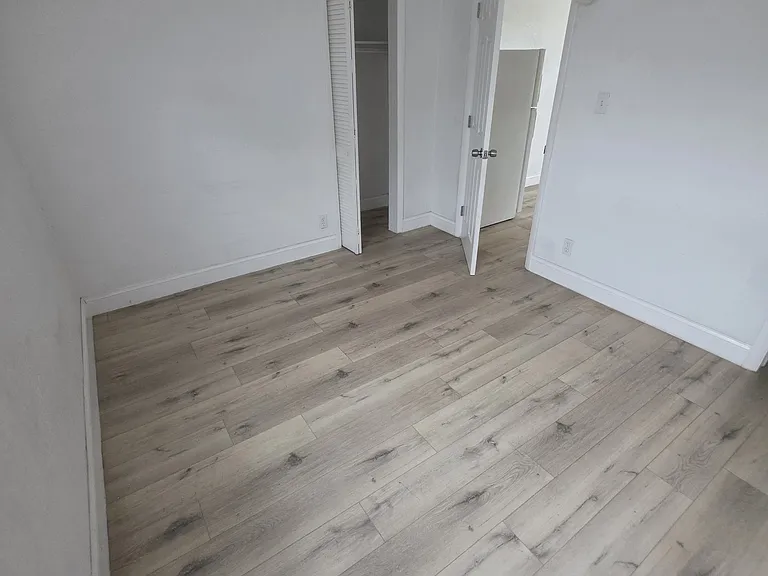 539 NW 1st Ave #7 — Photo 8
