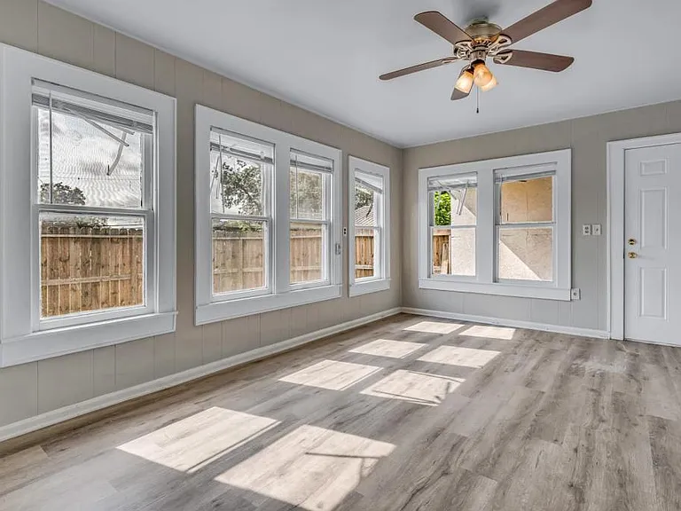 803 N Banks St — Photo 12