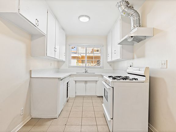 2nd image of 11026 Crenshaw Blvd APT 2