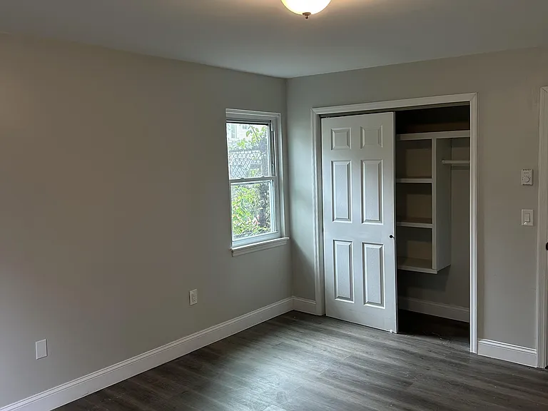 411 Boulevard St — Photo 8