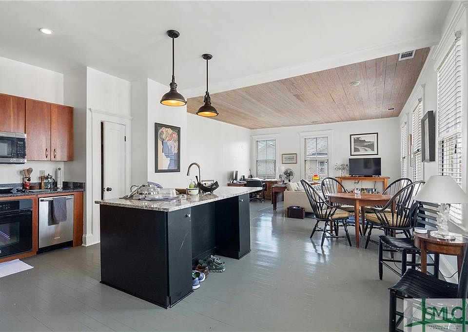 2nd image of 1710 Lincoln St #1710