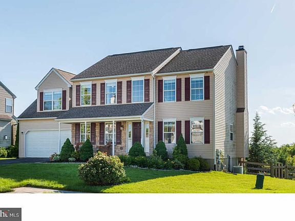 3rd image of 308 Trestle Ln