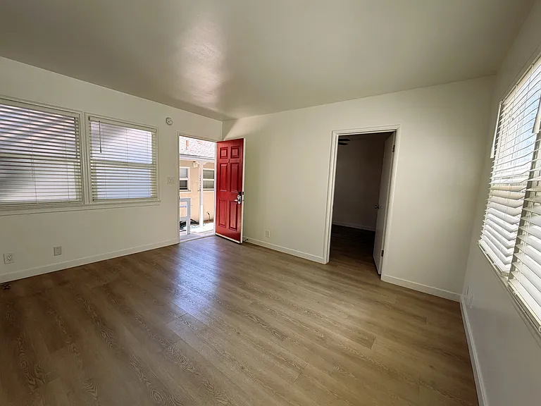 1210 Michigan Ave — Photo 14