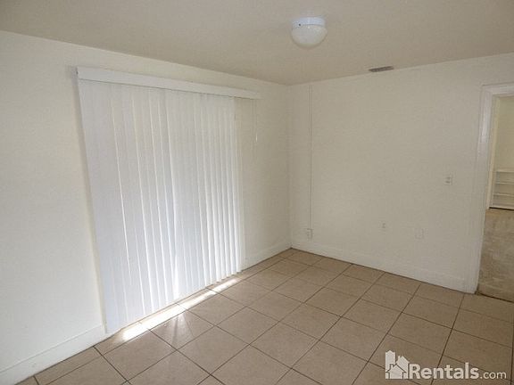 4th image of 311 Holly Ave