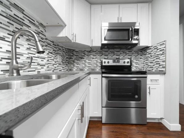 4601 S Graham St APT 202