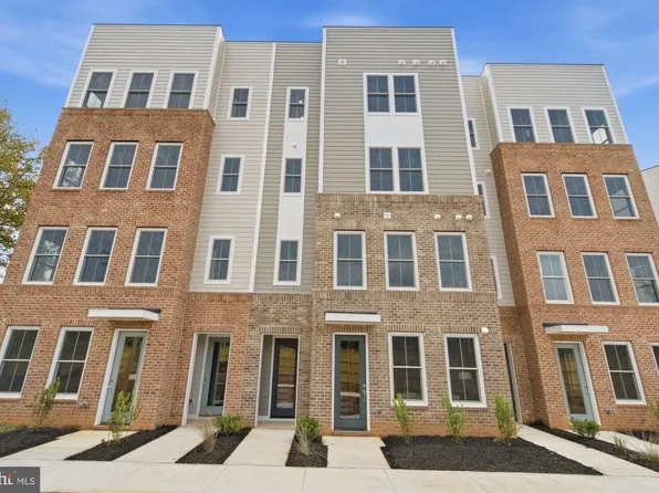 10528 White Granite Dr, Oakton, VA 22124