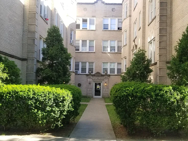 2753 W Arthur Ave #3 — Photo 1
