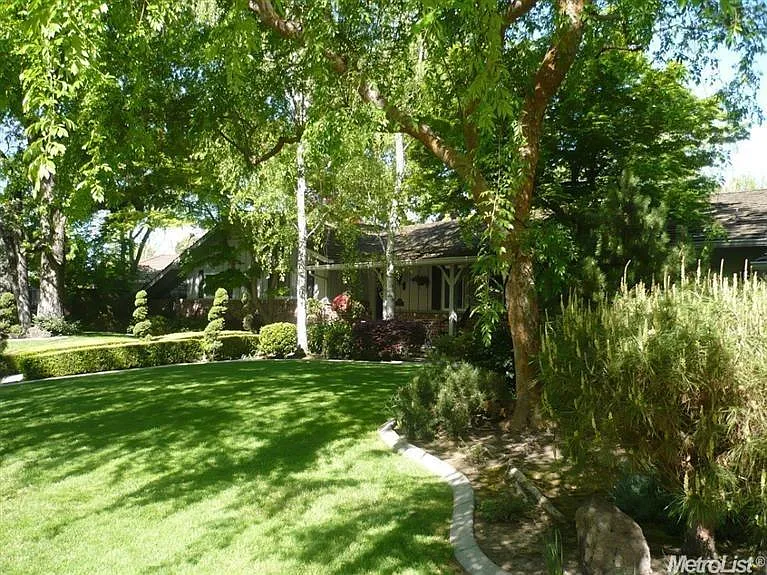2419 Bonniebrook Dr photo 1