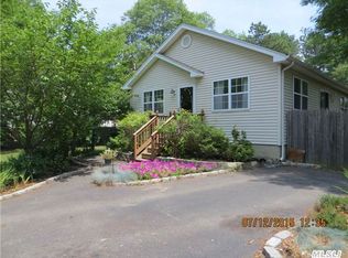 278 W End Ave, Shirley, NY 11967