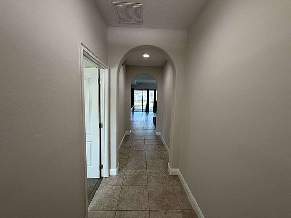 2nd image of 158 Angelas Ave