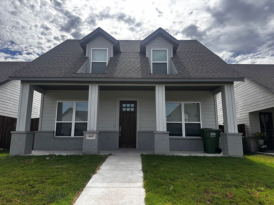 1st image of 660 The Cottages Dr