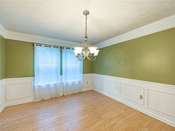 4th image of 412 Lynn Ann Dr