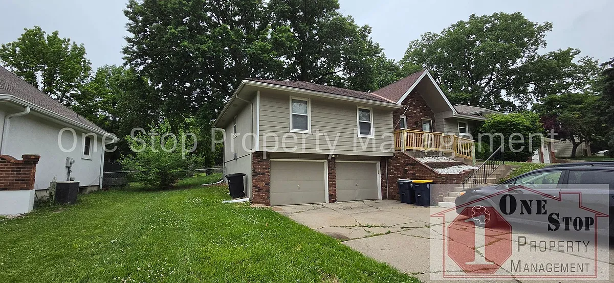 Building Photo - 7405 NW 78th St