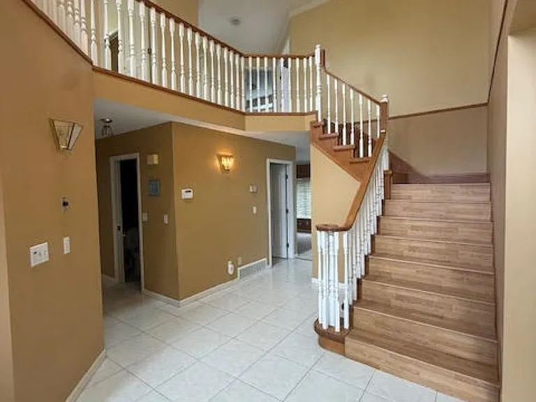 2 Christina Pl — Photo 2