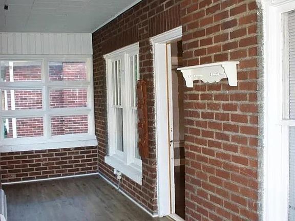 4th image of 2692 Greene St