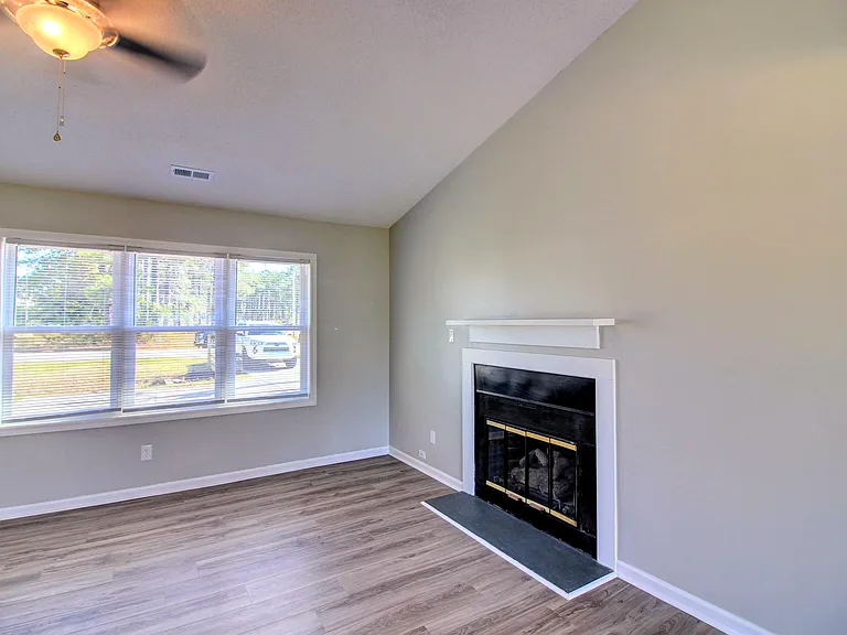 329 McCotter Blvd — Photo 5