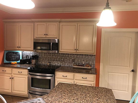 4th image of 200 Crossridge Cir