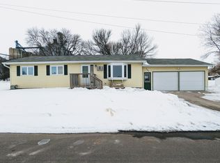 100 3rd St NE, Hector, MN 55342