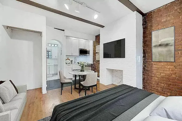 Rented by REAL New York | media 7