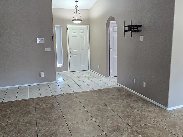 8386 N 107th Dr — Photo 6