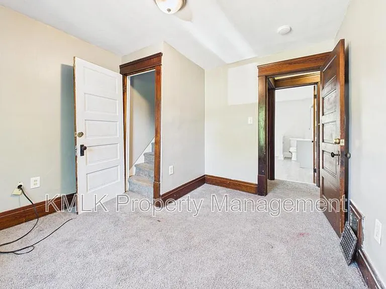 701 Kling St — Photo 37