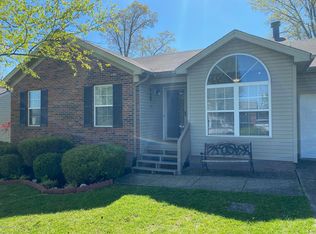 1607 Hopkins Ct, La Grange, KY 40031