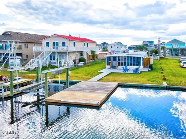 4056 4th Street, Surf City, NC 28445