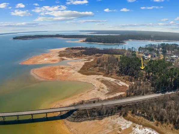 446 Pauline St, Zavalla, TX 75980