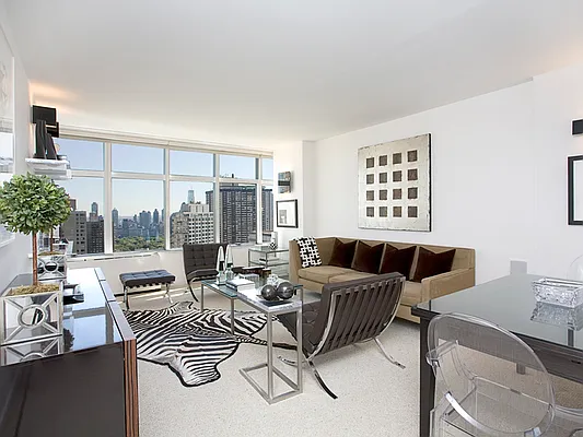 Sold by Sotheby's International Realty | media 2