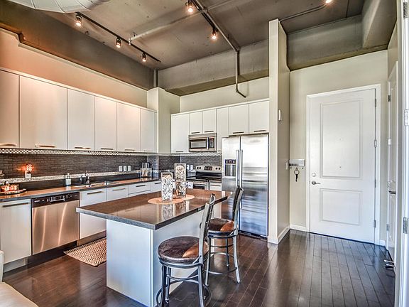 3rd image of 1 E Lexington Ave Unit 605