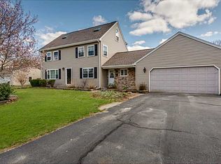 22 Womantam Ln, Cumberland, RI 02864