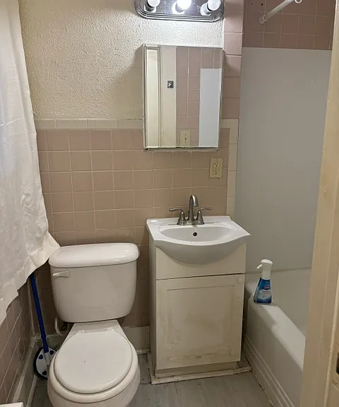 1700 Roselynn St #D — Photo 3