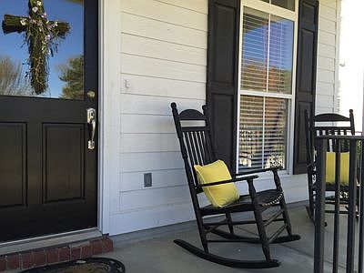 5th image of 929 Mitchell Ln