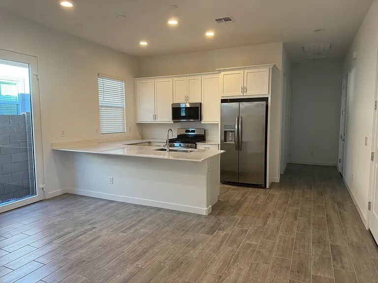 3263 W Peak View Rd — Photo 11