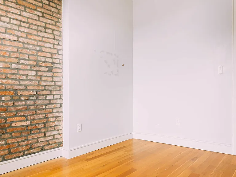 293 Irving Ave #4R — Photo 11