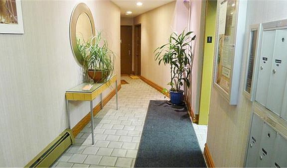 4th image of 257-259 W 93rd St #3C