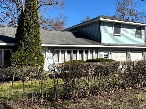 4510 Flint Lake Gtwy, Valparaiso, IN 46385