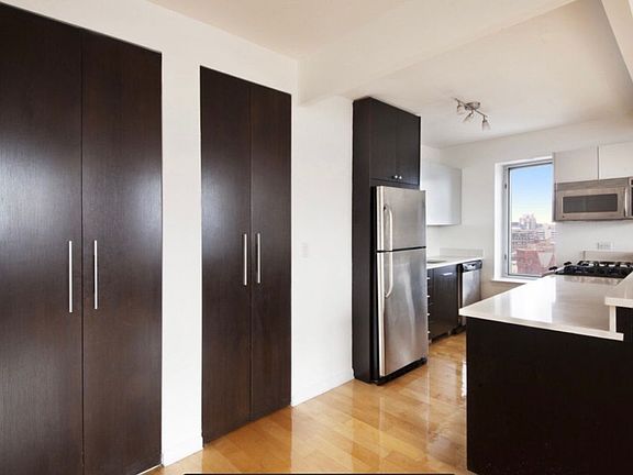2nd image of 13-11 Jackson Ave Penthouse C