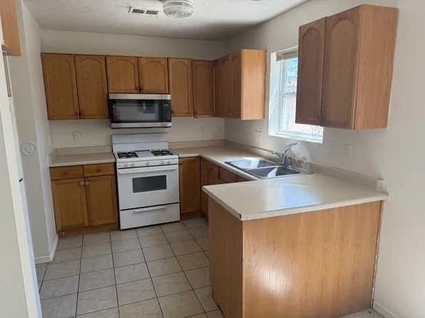 424 Tennessee St NE APT C, Albuquerque, NM 87108