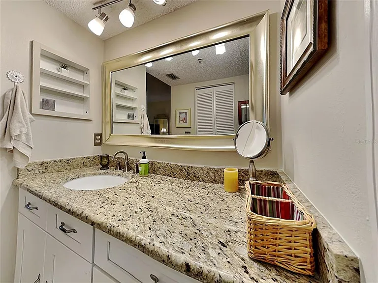 6501 Stone River Rd #110 — Photo 32