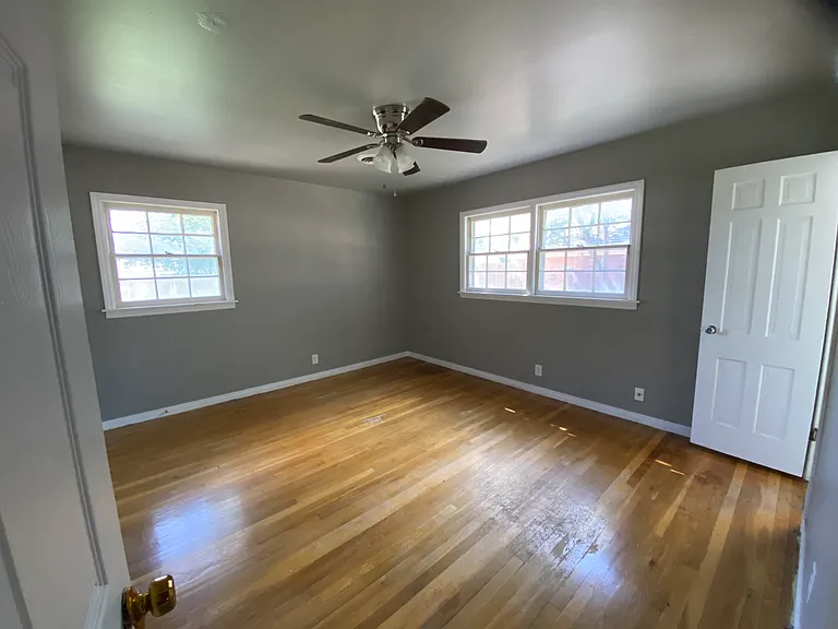 2303 Larry St — Photo 7
