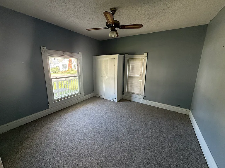 715 N Mulberry St — Photo 8